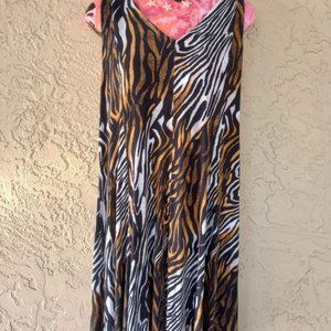 1X Animal print, sleeveless dress.